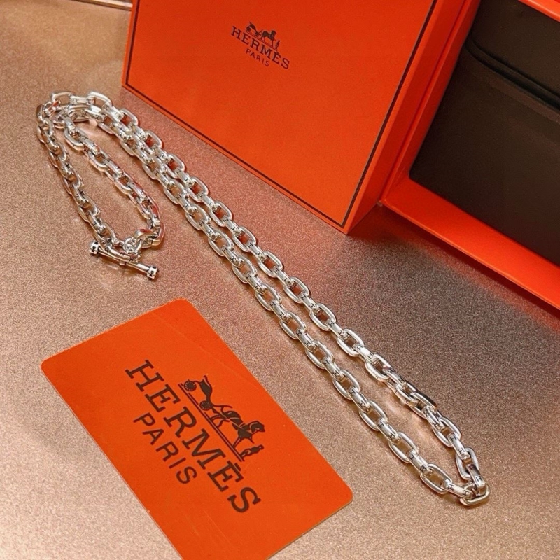 H**me5 necklaces